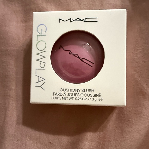 MAC Cosmetics Glow Play Cushion Blush - Totally Synced (Pastel Lilac) - Picture 2 of 5